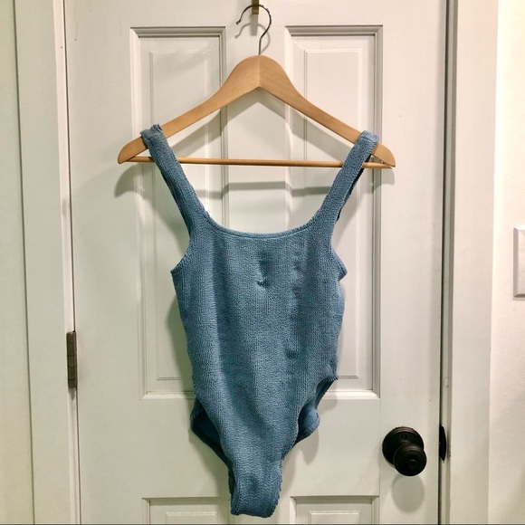 Aplomb One-Piece, Plume - Picture 2 of 5